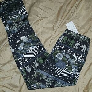 Womens fashion printed leggings sizes l/xl and s/m‎